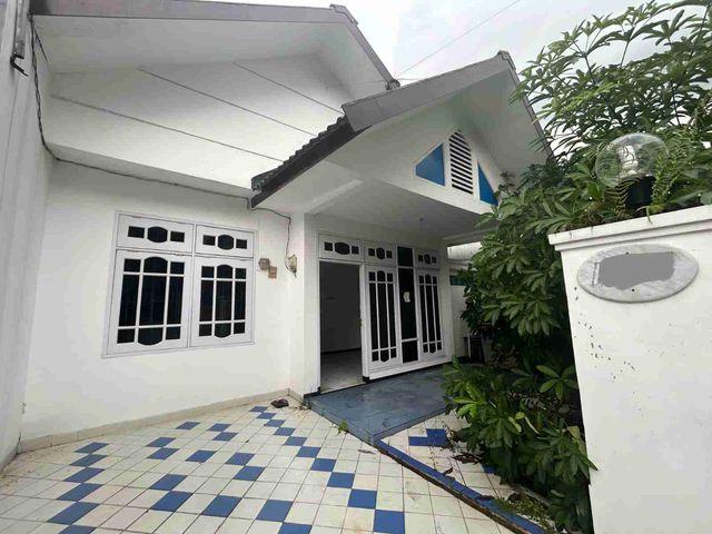 Sewa Rumah Cantik Nirwana Executive   Surabaya;