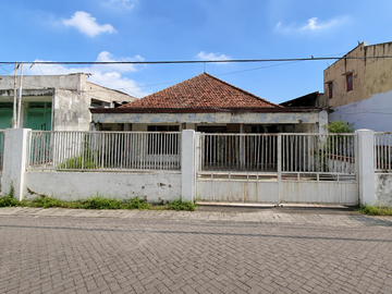 6jt/mtr rumah hitung tanah petemon surabaya