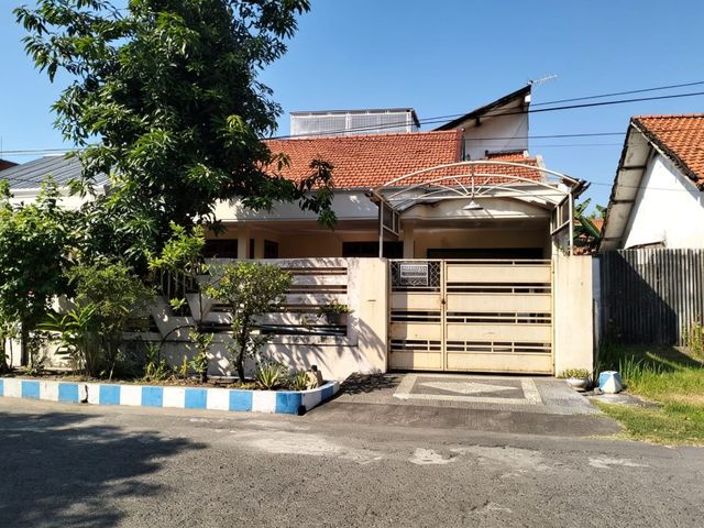 FOR SALE RUMAH CANTIK STRATEGIS DI MEDOKAN SURABAYA KOTA RK 197