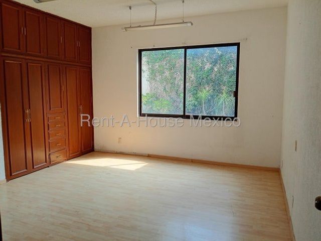 place photo 34