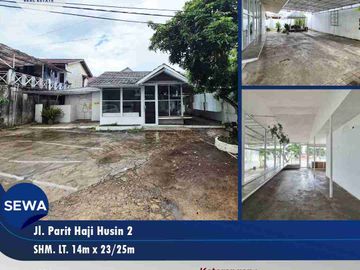 Rumah tepi jalan