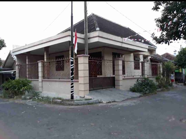 Dijual rumah pusat kota jember