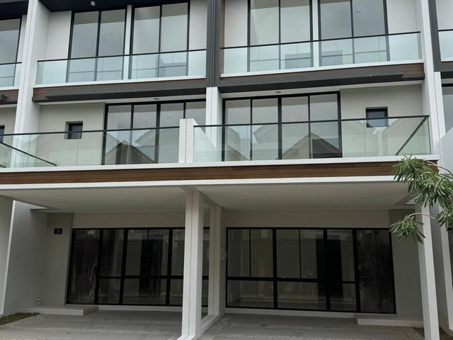 Vco - Disewakan Rumah PIK Osaka 3 Tipe 6x10 Unfurnish