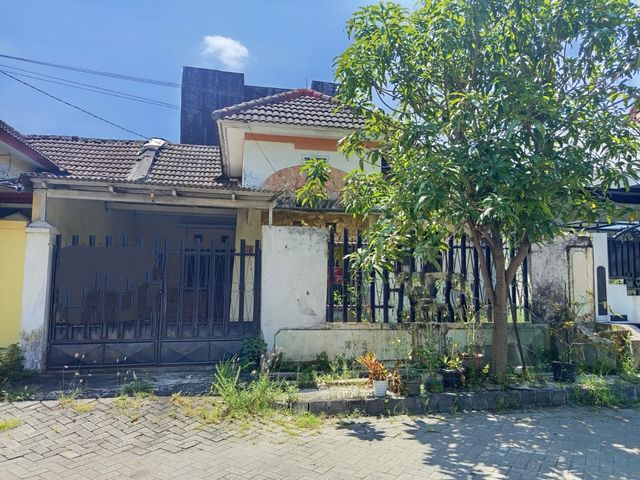 Wiyung Permata Safira, sebelah Wisata Bukit Mas