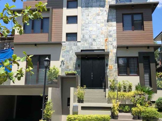 FOR LEASE : MCKINLEY