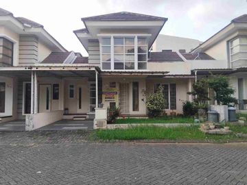 Disewakan rumah ada perabotan kota Jember