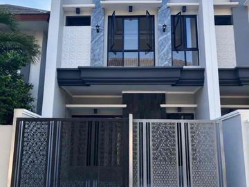 babatan pantai jual rumah new gres American classic strategis dekat grand kenjeran indah