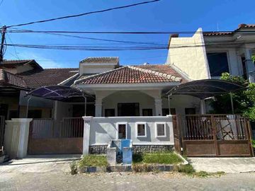 5 menit dari Ubaya
