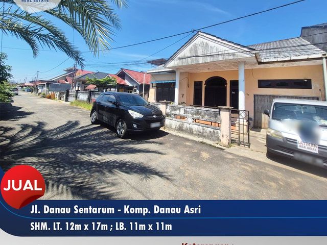 Rumah Kawasan Tengah Kota Akses Mudah di Danau Sentarum