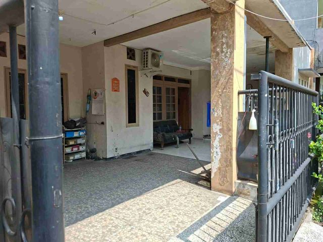 jual cepat rumah siap huni Wisma Tropodo sudah tinggi dari jalan
