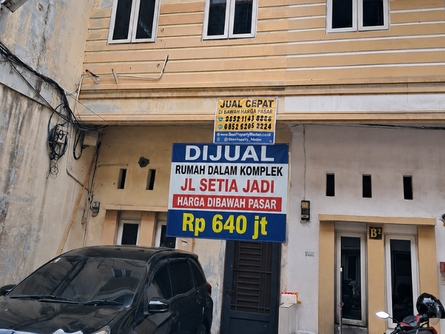 Rumah Komplek Daerah Krakatau Jl Setia Jadi