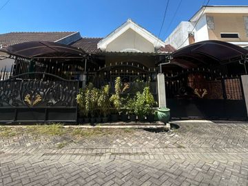 RUMAH SEMAMPIR TENGAH DEKAT RAYA MERR