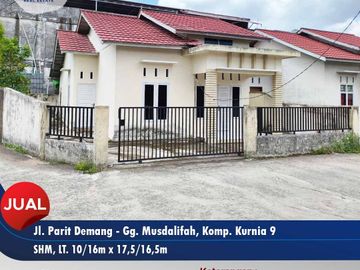 Rumah Hook Parit Demang Kurnia 9, Pontianak