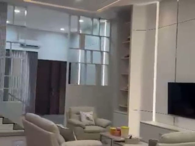 RUMAH DI MANHATTAN PIK 2