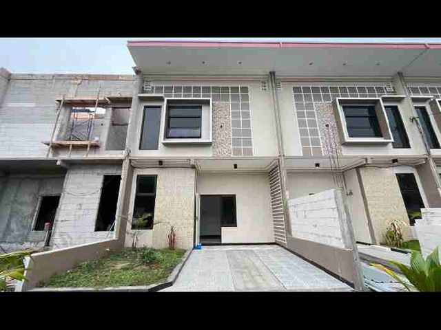 Rumah 2 lantai Mojokerto