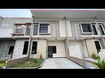 Rumah 2 lantai Mojokerto