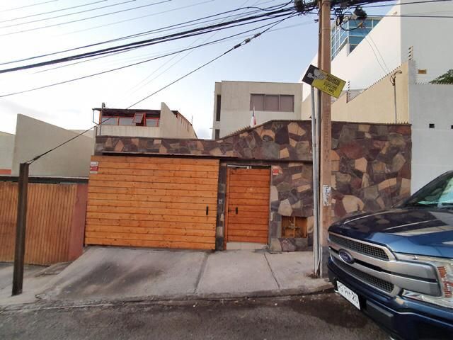 OPORTUNIDAD!!! CASA EN VENTA EN PARQUE INGLES, 5D, 3B
