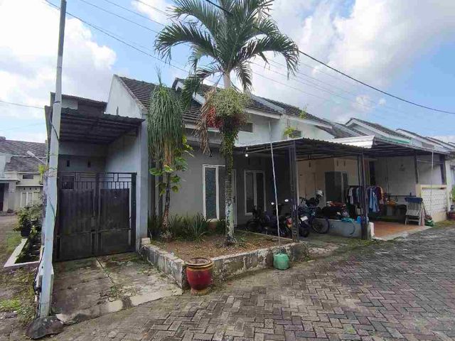 RUMAH HOOK 2 LANTAI GREENLAND TIDAR JEMBER DEKAT KAMPUS UNEJ UNMUH