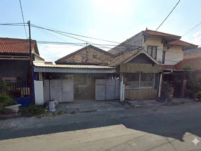 Area Komersial Rumah Usaha Raya Rungkut Menanggal