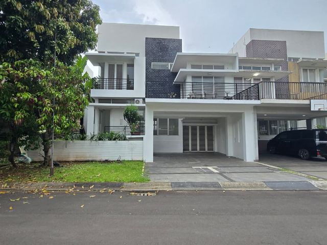 Rumah Luas Siap Huni Area Premium di Kebayoran Height Bintaro Sektor 7