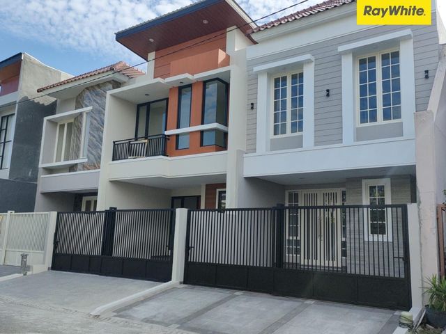 Dijual Rumah 2 lantai di Pantai Mentari Pasific Regency Surabaya