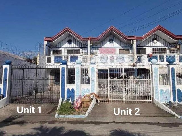 2 UNIT TOWNHOUSE IN ANGELES CITY NEAR MARQUEE MALL AND SM CLARK