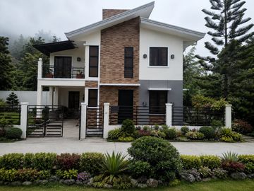 2Storey House and Lot For Sale in Tagaytay City (inside gated community)-MC