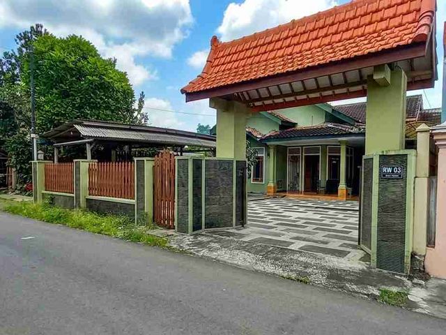 JUAL RUMAH KLASIK MINGGIRSARI KANIGORO BLITAR