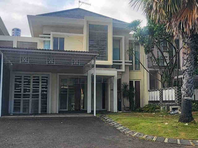 Rumah Full Furnished Pakuwon City