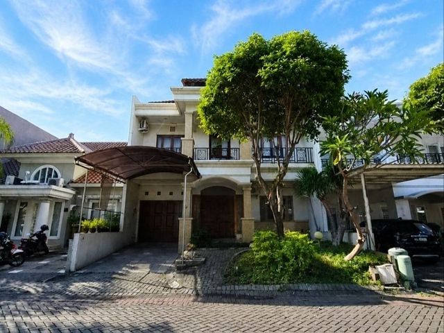 Rumah Royal Park, Citraland STRATEGIS, SIAP HUNI, SEMI FURNISHED, GARASI, CARPORT