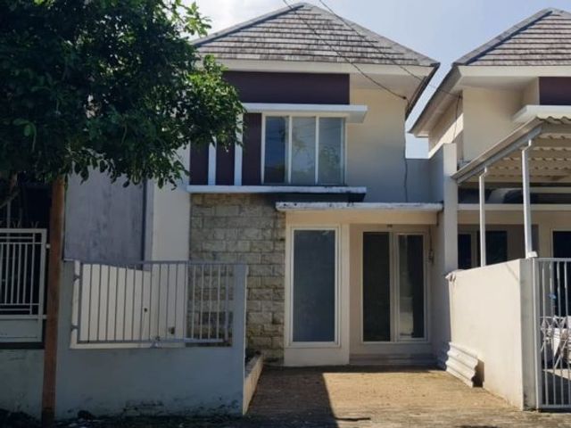 Rumah Minimalis Jalan Utama Kompleks Golden Berry Menganti Baratnya Surabaya