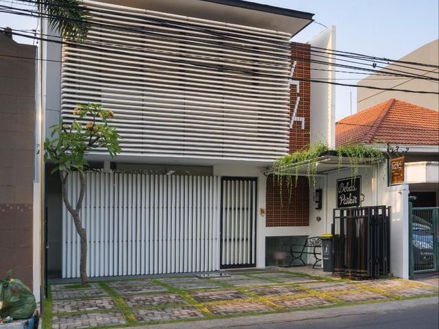 Rumah Usaha strategis  Manyar Jaya , Fasilitas  Ac 7 Listrik 5500