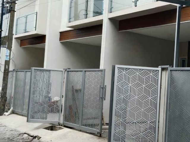 4 Unit (Sisa 3 Unit) RUMAH BARU @  JL. PLOSO TIMUR Surabaya