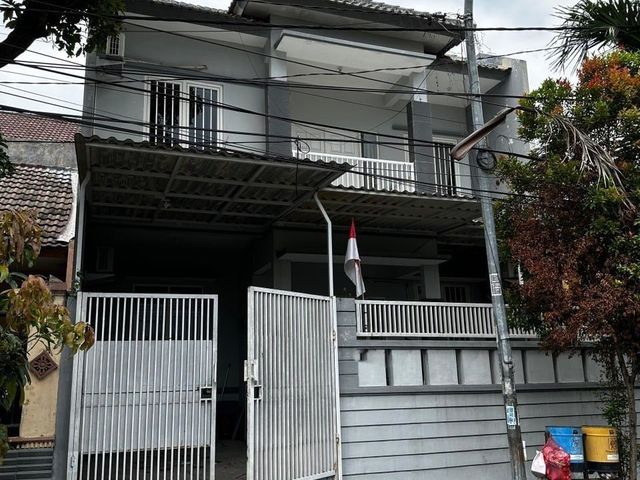 RUMAH JAMBANGAN SAWAH SURABAYA STRATEGIS SIAP HUNI