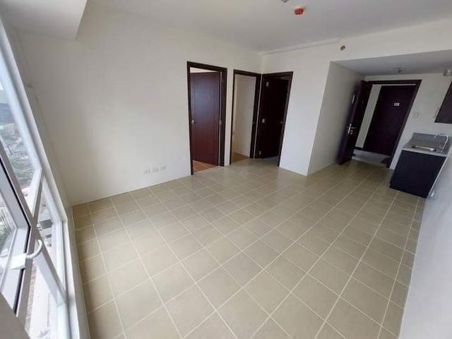RFO 2 Bedroom Condo in Boni Mandaluyong Pioneer Woodlands Rent to Own