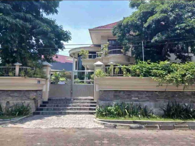 Dijual rumah Darmo Harapan Regency bawah harga apraisal