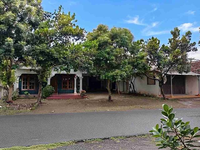 JUAL CEPAT RUMAH KLASIK KELURAHAN SRENGAT BLITAR