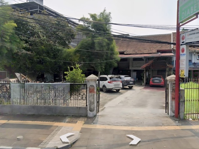 Disewakan rumah bisa untuk usaha strategis di pinggir jalan raya cempaka putih barat jakarta pusat