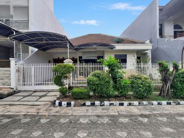 Rumah Mojoarum SIAP HUNI garasi 2