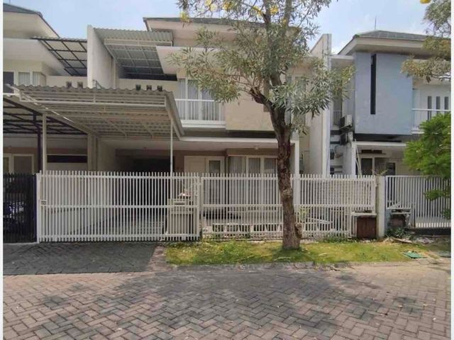 Rumah 2 Lantai Siap Huni Semi Furnish di Cluster Maharaja Prambanan Residence, Surabaya Barat