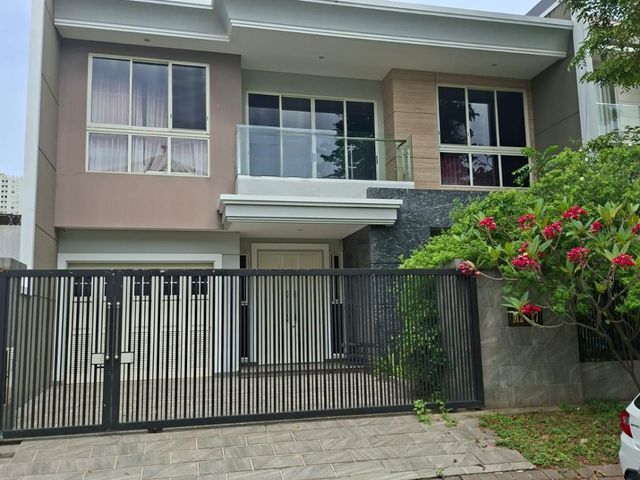 Rumah Pakuwon City Cluster San Diego