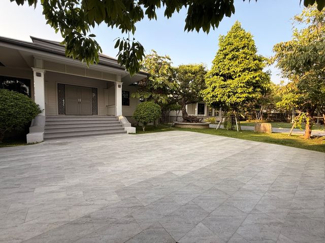 place photo 82
