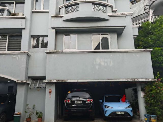 🏡 FOR SALE | Cathedral Heights Townhouse Condominium – Quezon City