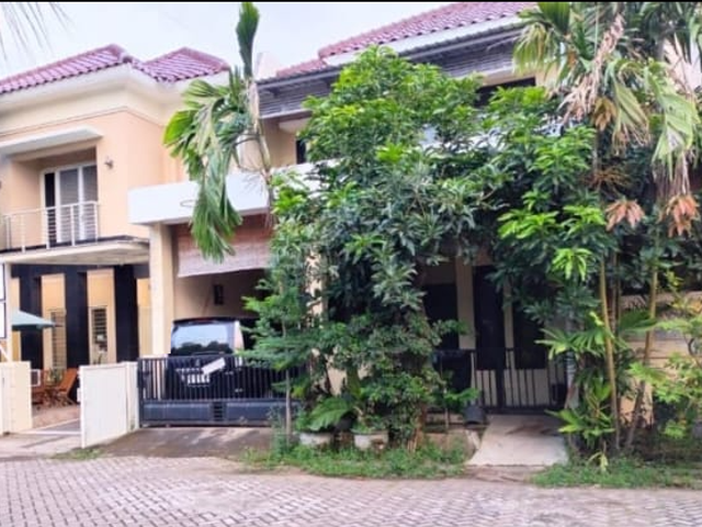 Rumah Terawat Sakura Residence Ketintang dekat Raya A Yani