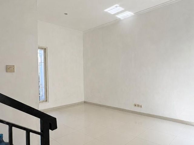 DIJUAL CEPAT RUMAH 2 LANTAI DI SURABAYA SELATAN