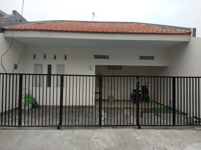 DIJUAL RUMAH DEKAT DENGAN KAMPUS DI SURABAYA TIMUR