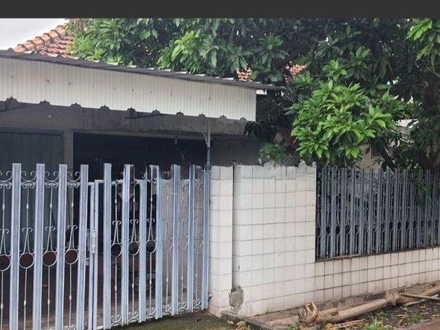 Rumah Manyar Titoyoso dkt araya dan klampis Surabaya