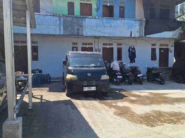 Rumah kos2an 28 kamar dan 1 Rumah