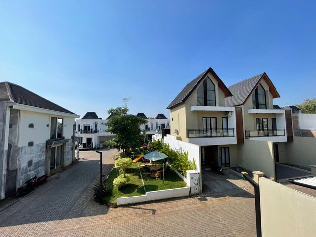 RUMAH SIAP HUNI 2 LANTAI, TYPE SCANDINAVIAN DI PATI KOTA
