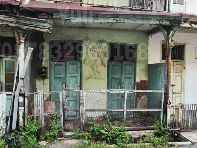 Dijual Rumah Lama Tingkat 2 Lantai Hitung Tanah Daerah Pecinan, Semarang